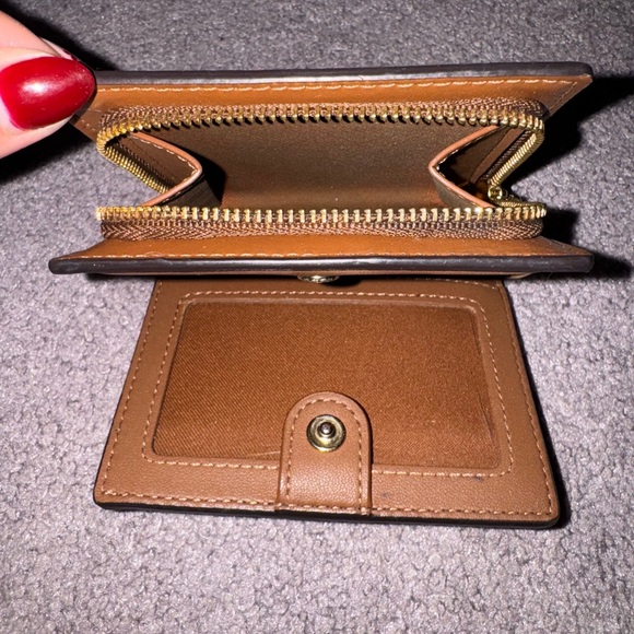 COACH Snap Wallet - Picture 3 of 5